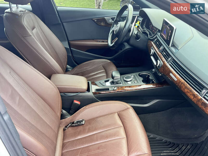 Седан Audi A4 2016 в Черкасах