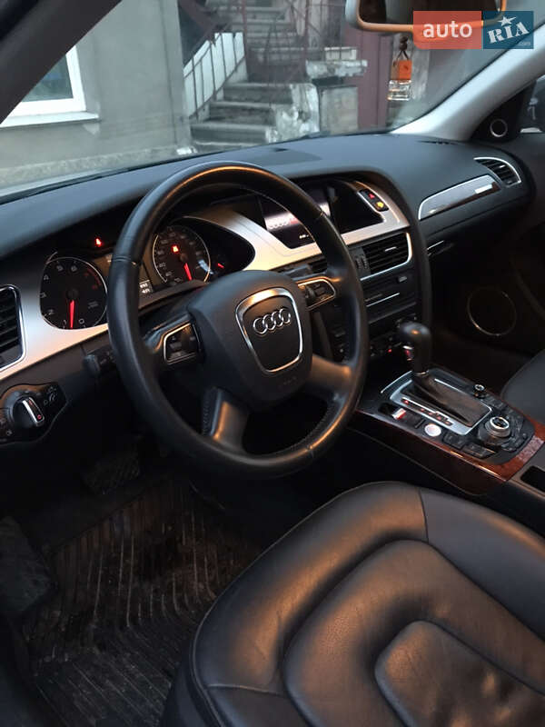 Седан Audi A4 2011 в Одессе