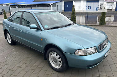 Седан Audi A4 1998 в Бродах