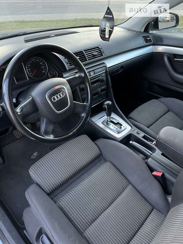 Седан Audi A4 2004 в Черкассах