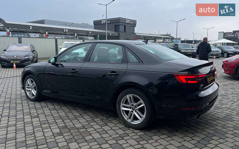 Седан Audi A4 2017 в Мукачево