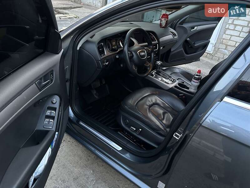 Седан Audi A4 2013 в Николаеве