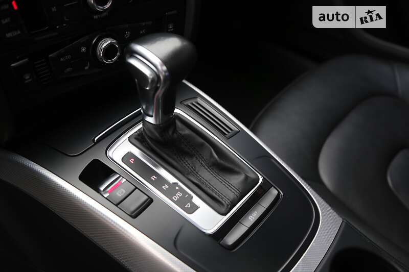 Седан Audi A4 2014 в Киеве