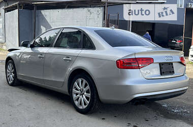 Седан Audi A4 2014 в Стрию