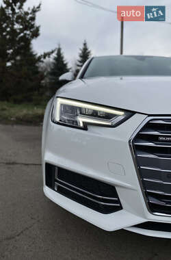 Универсал Audi A4 2018 в 