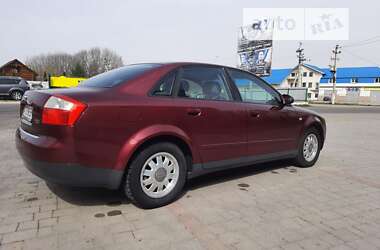 Седан Audi A4 2001 в Надворной
