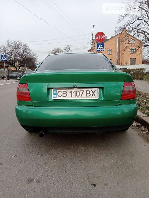 Седан Audi A4 1997 в Чернигове