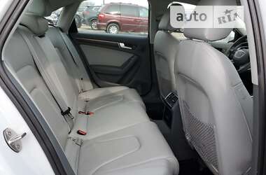 Седан Audi A4 2012 в Нововолынске