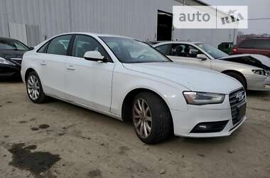 Седан Audi A4 2012 в Нововолынске