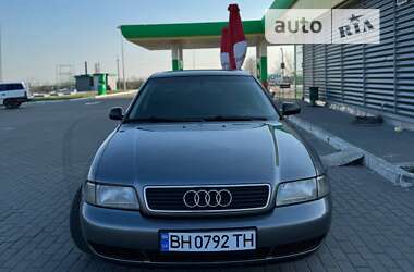 Седан Audi A4 1995 в Ізмаїлі