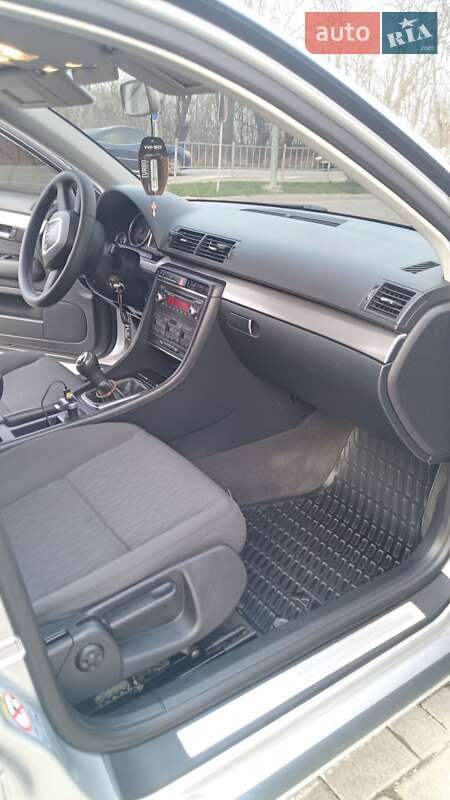 Седан Audi A4 2006 в Гайсине