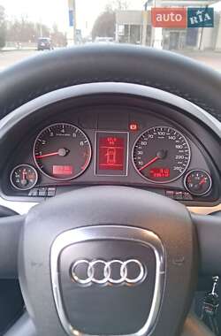 Седан Audi A4 2006 в Гайсине