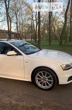 Седан Audi A4 2014 в Чернігові