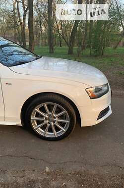 Седан Audi A4 2014 в Чернігові