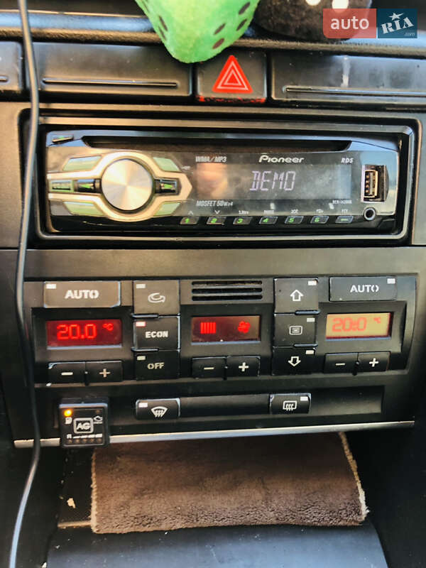 Седан Audi A4 2001 в Полонном