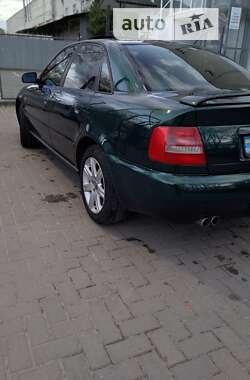 Седан Audi A4 1995 в Львове