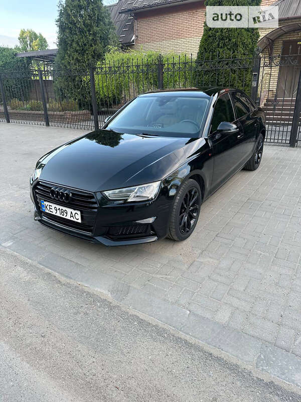 Седан Audi A4 2018 в Днепре