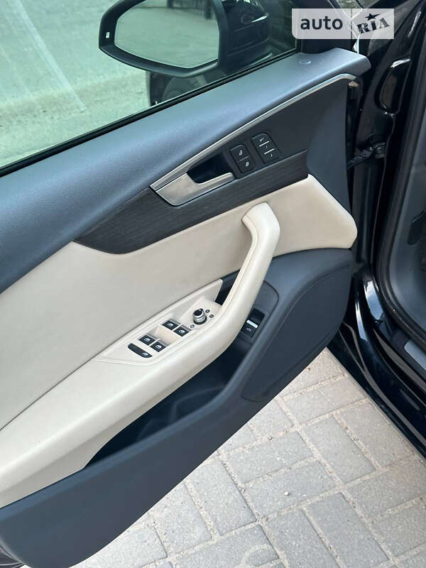 Седан Audi A4 2018 в Днепре