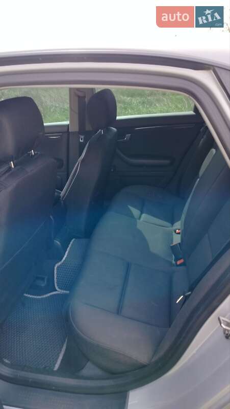 Седан Audi A4 2002 в Новом Буге