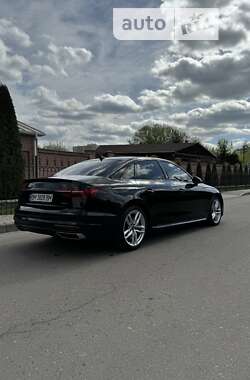 Седан Audi A4 2022 в Киеве