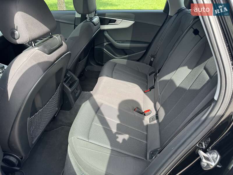 Универсал Audi A4 2018 в Киеве