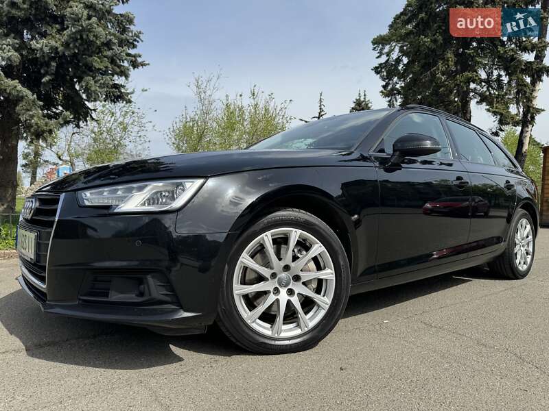 Универсал Audi A4 2018 в Киеве