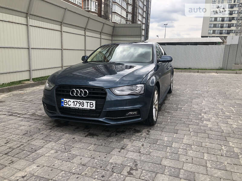 Седан Audi A4 2014 в Львові