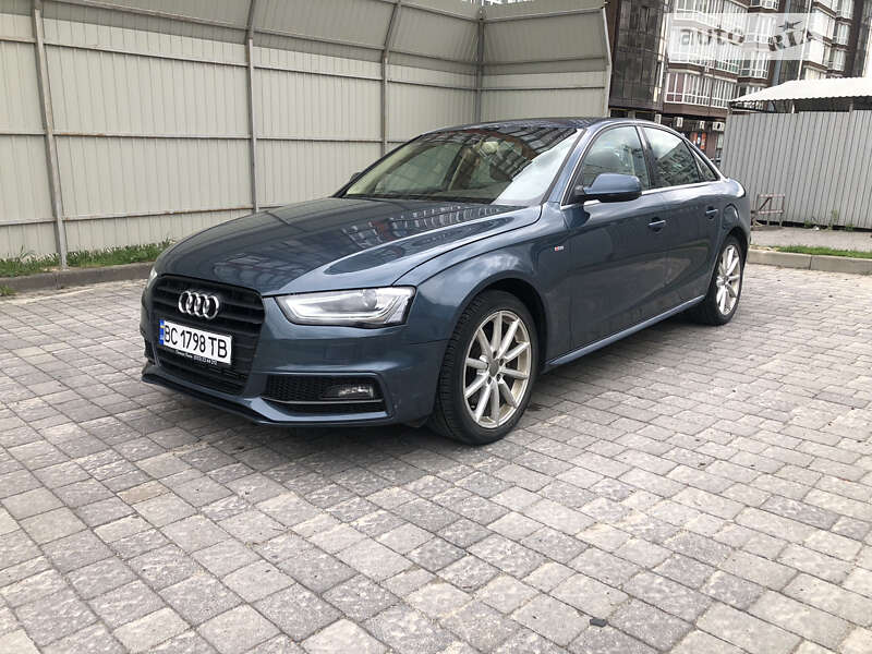 Седан Audi A4 2014 в Львові