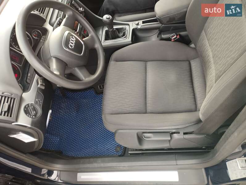 Седан Audi A4 2007 в Староконстантинове