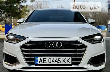 Седан Audi A4 2019 в Днепре