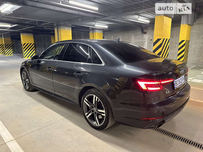 Седан Audi A4 2018 в Львове