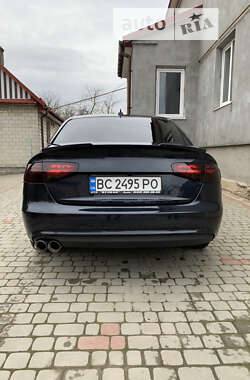 Седан Audi A4 2013 в Львові