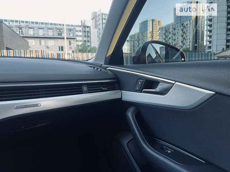 Седан Audi A4 2016 в Киеве