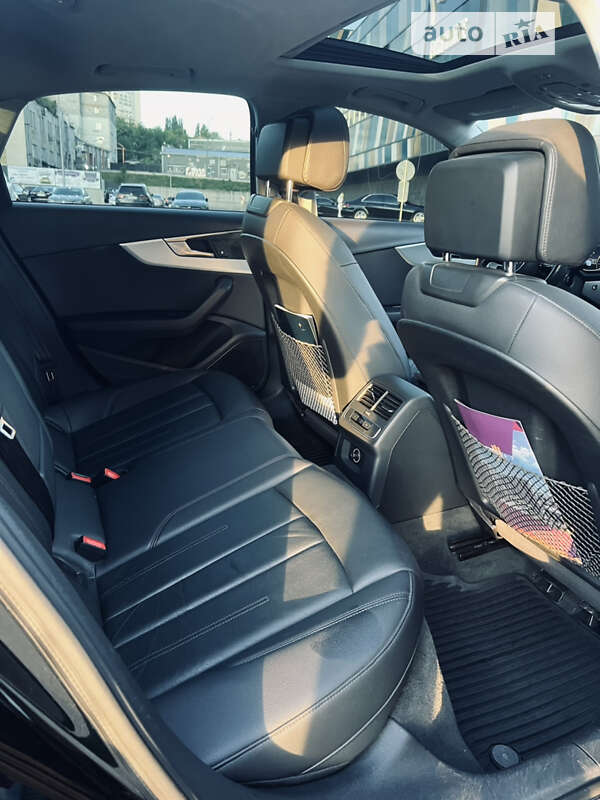 Седан Audi A4 2016 в Киеве