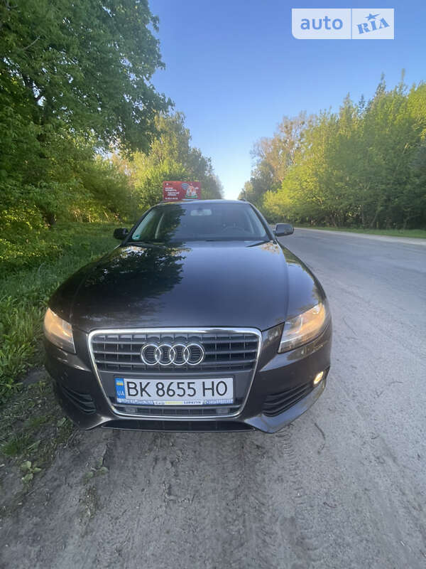 Универсал Audi A4 2011 в Костополе