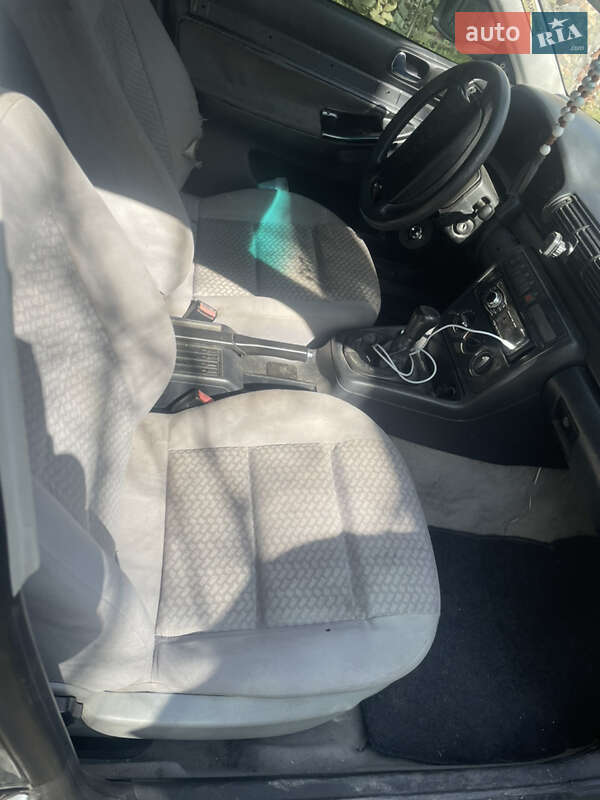 Седан Audi A4 1996 в Бородянке