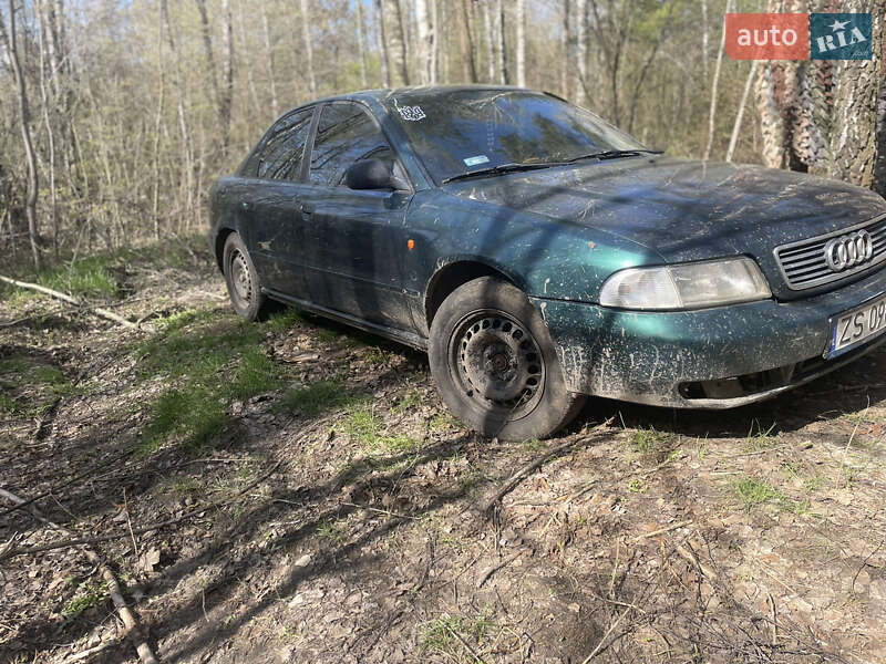 Седан Audi A4 1996 в Бородянке