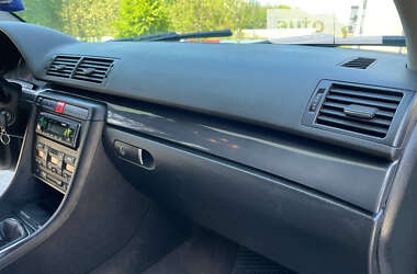 Седан Audi A4 2001 в Немирове