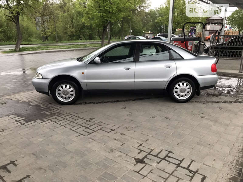 Седан Audi A4 1999 в Хмельницком