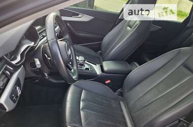 Седан Audi A4 2017 в Стрию