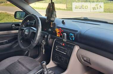 Седан Audi A4 2000 в Турке