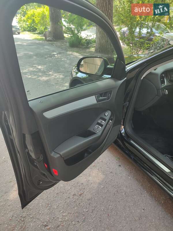 Седан Audi A4 2013 в Кропивницком