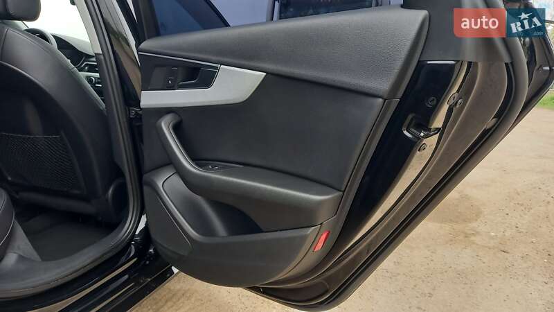 Седан Audi A4 2018 в Одессе