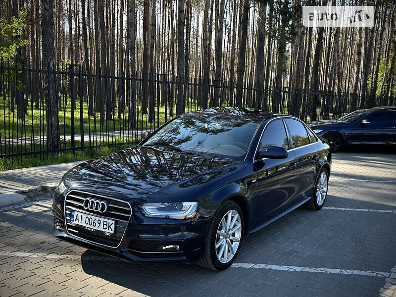 Седан Audi A4 2015 в Бучі