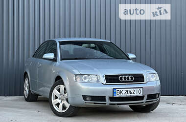 Седан Audi A4 2004 в Сарнах