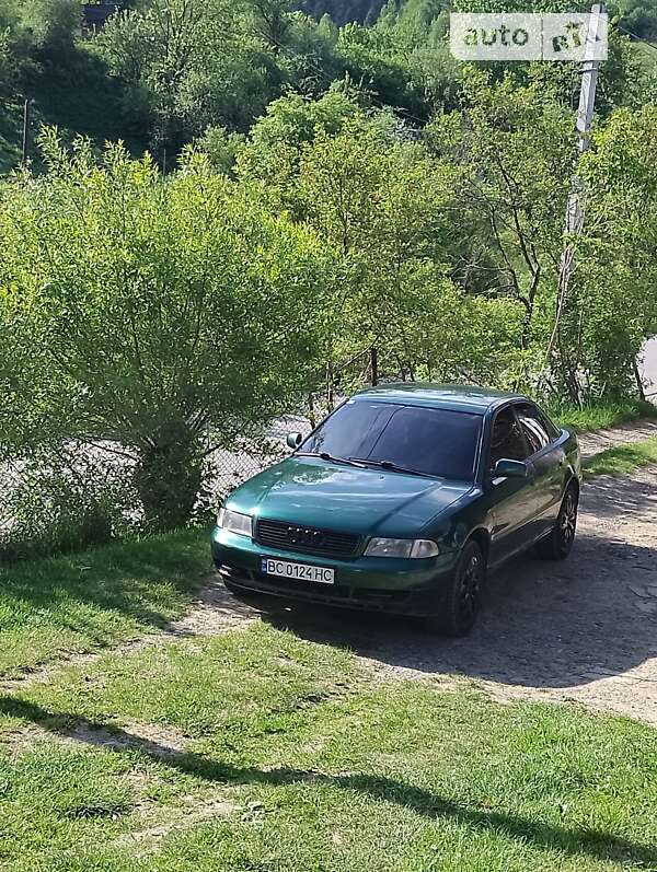 Седан Audi A4 1997 в Бориславі