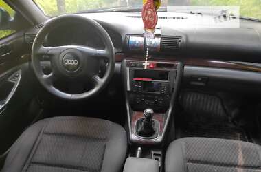 Седан Audi A4 2000 в Сваляві