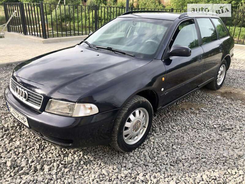 Универсал Audi A4 1997 в Яворове