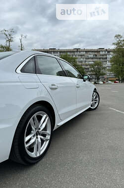 Седан Audi A4 2022 в Києві