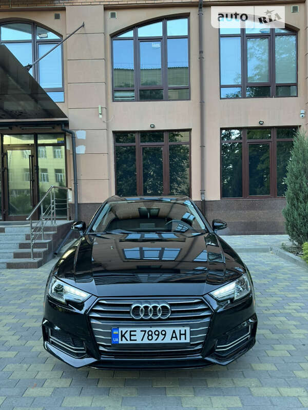 Седан Audi A4 2018 в Днепре